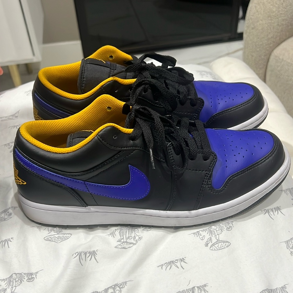 2022 Air Jordan 1 low “Lakers”